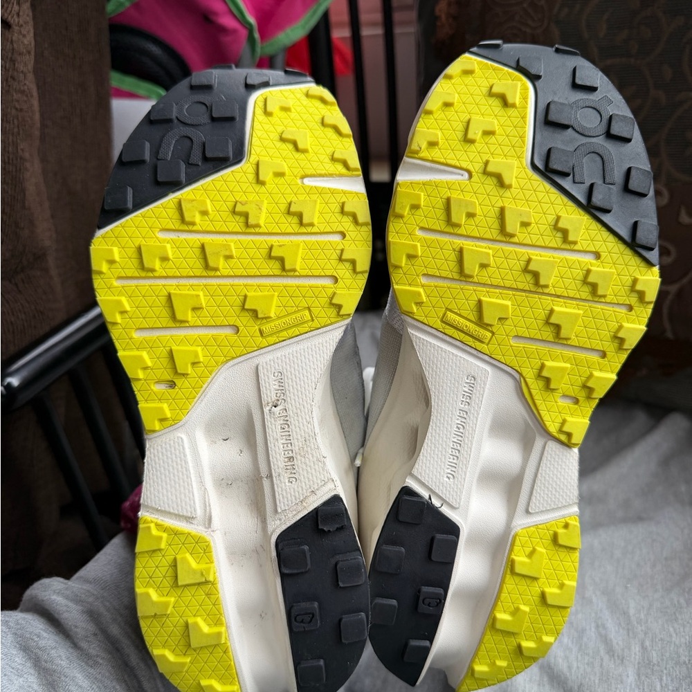On Running Sneakers in Gray and Yellow - Picture 6 of 6
